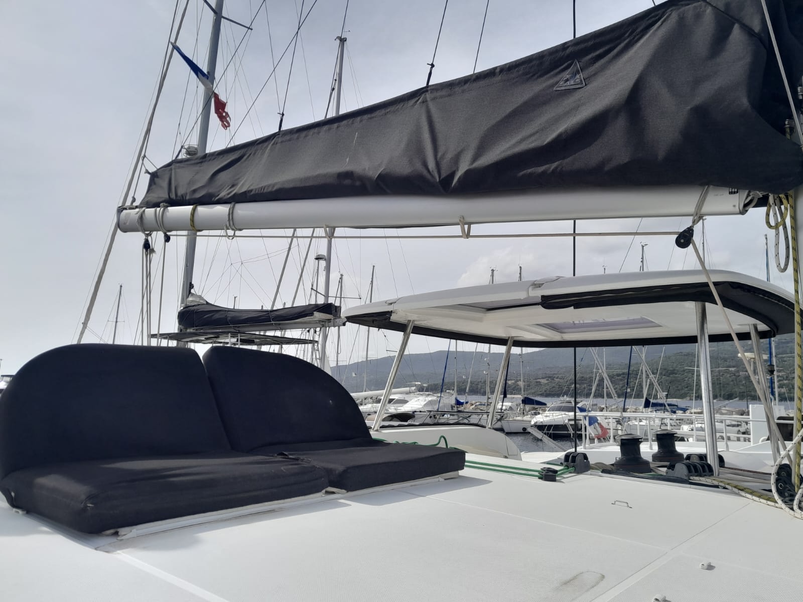 Lagoon 42 — photo 7