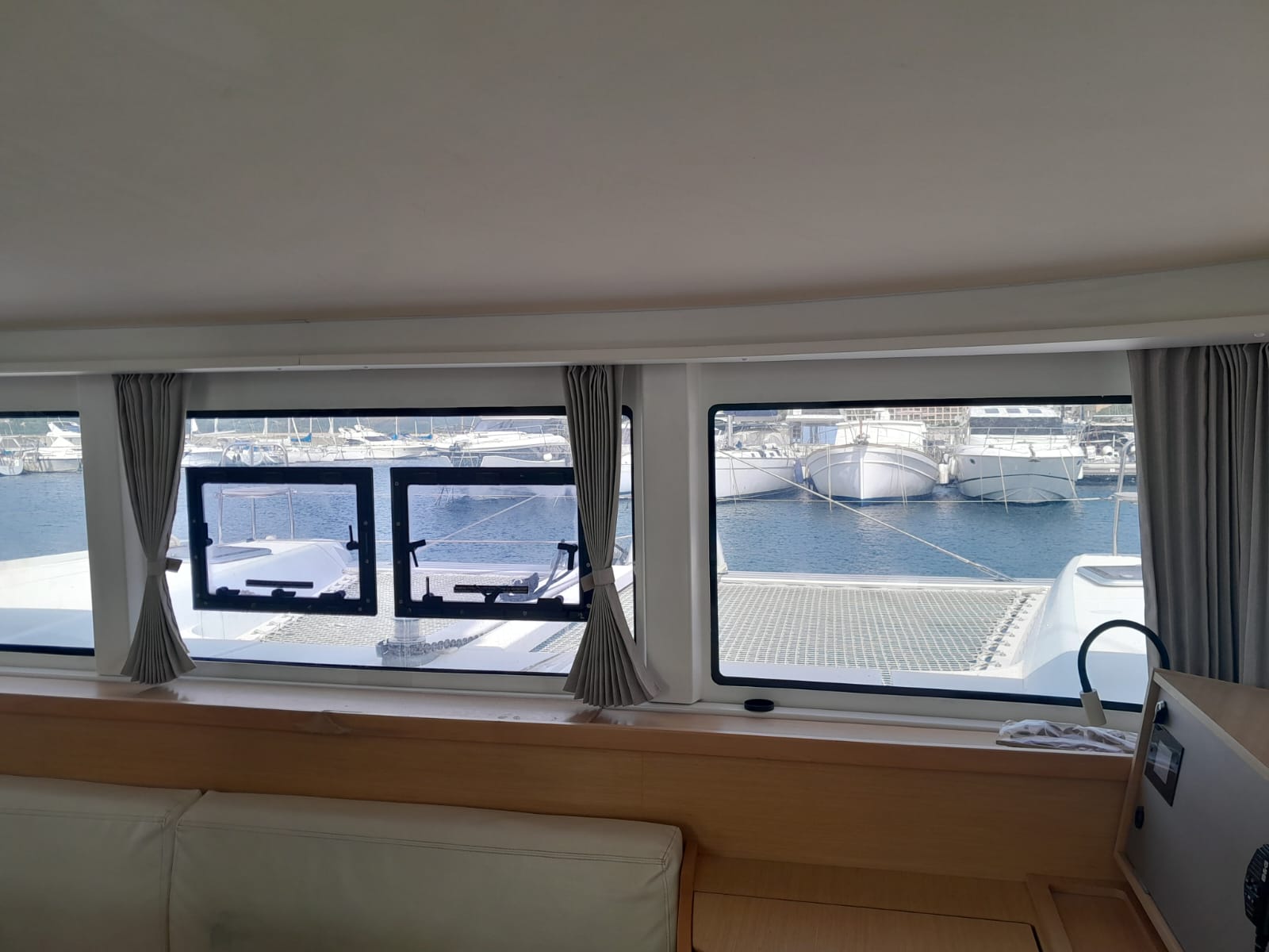 Lagoon 42 — photo 11