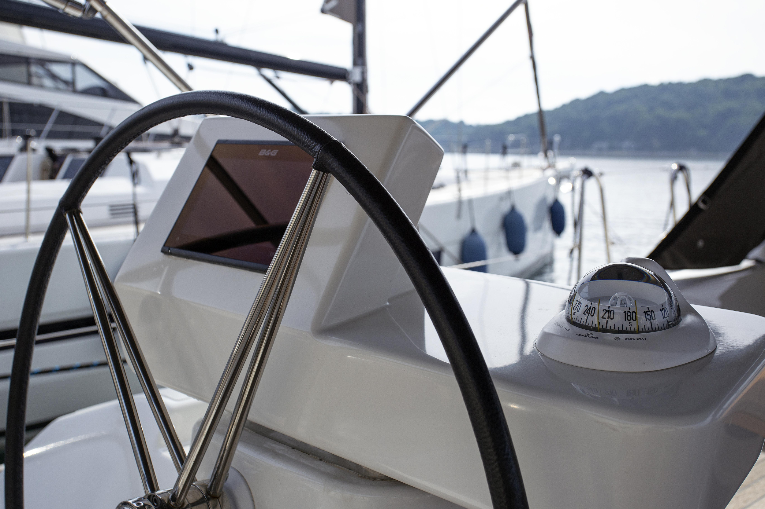 Dufour 520 Grand Large — photo 23