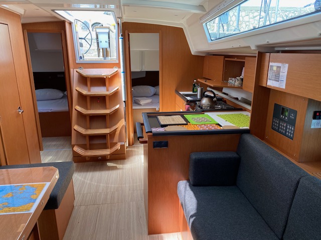 Bavaria C42 — photo 2