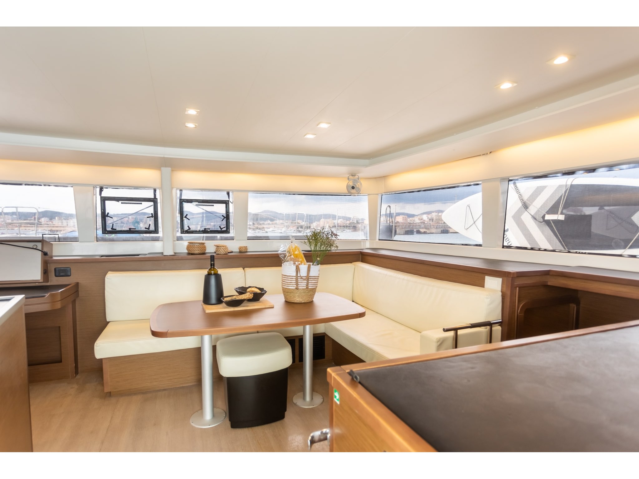 Lagoon 450 Fly — photo 46