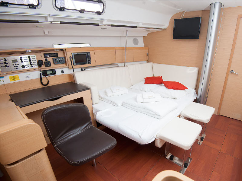 Beneteau First 45 — photo 10
