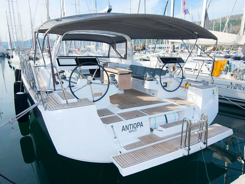 Beneteau Oceanis 55 — photo 1