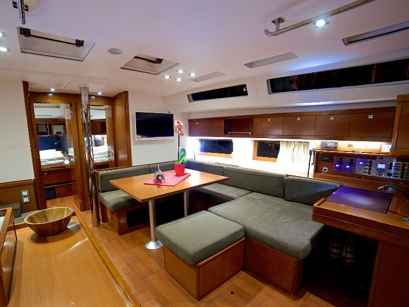 Beneteau Oceanis 55 — photo 7