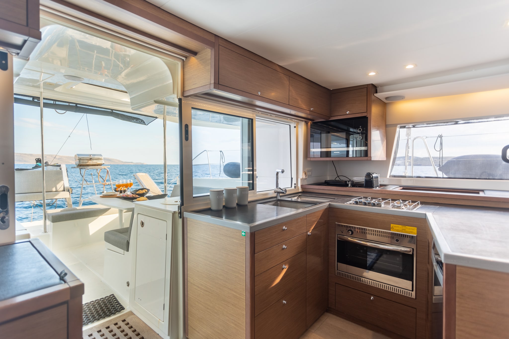 Lagoon 450 Fly — photo 12