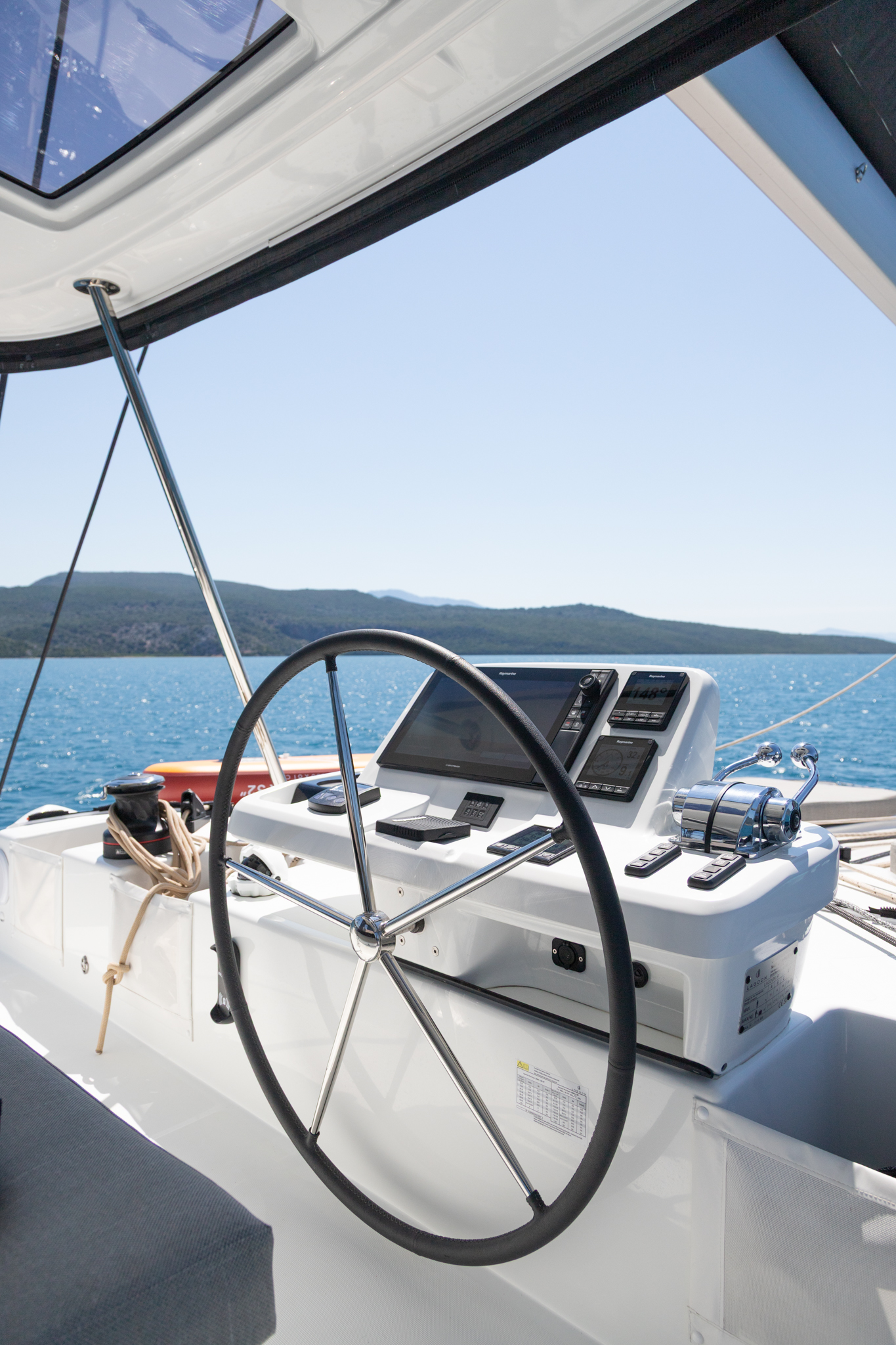 Lagoon 51 — photo 23