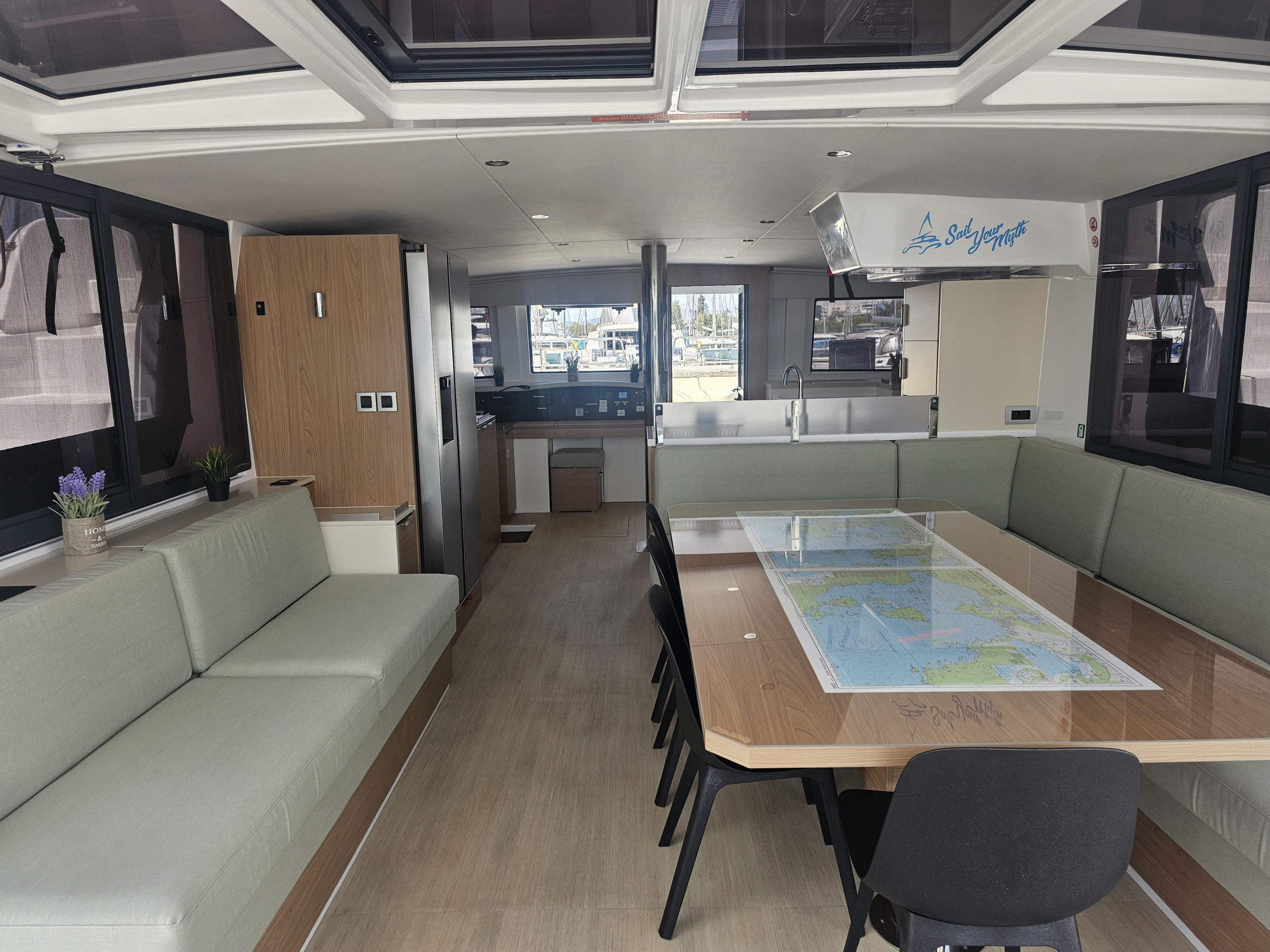 Bali 4.8 (6+1 cab) — photo 18