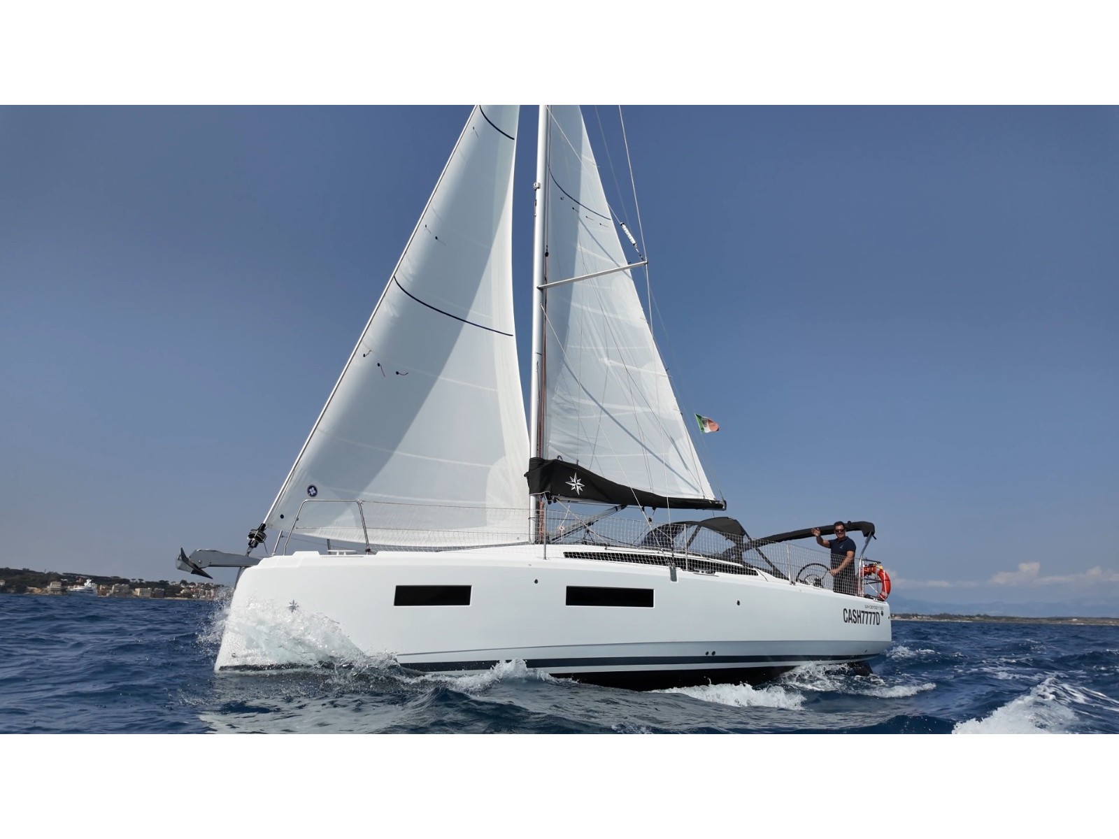 Sun Odyssey 350 — photo 1