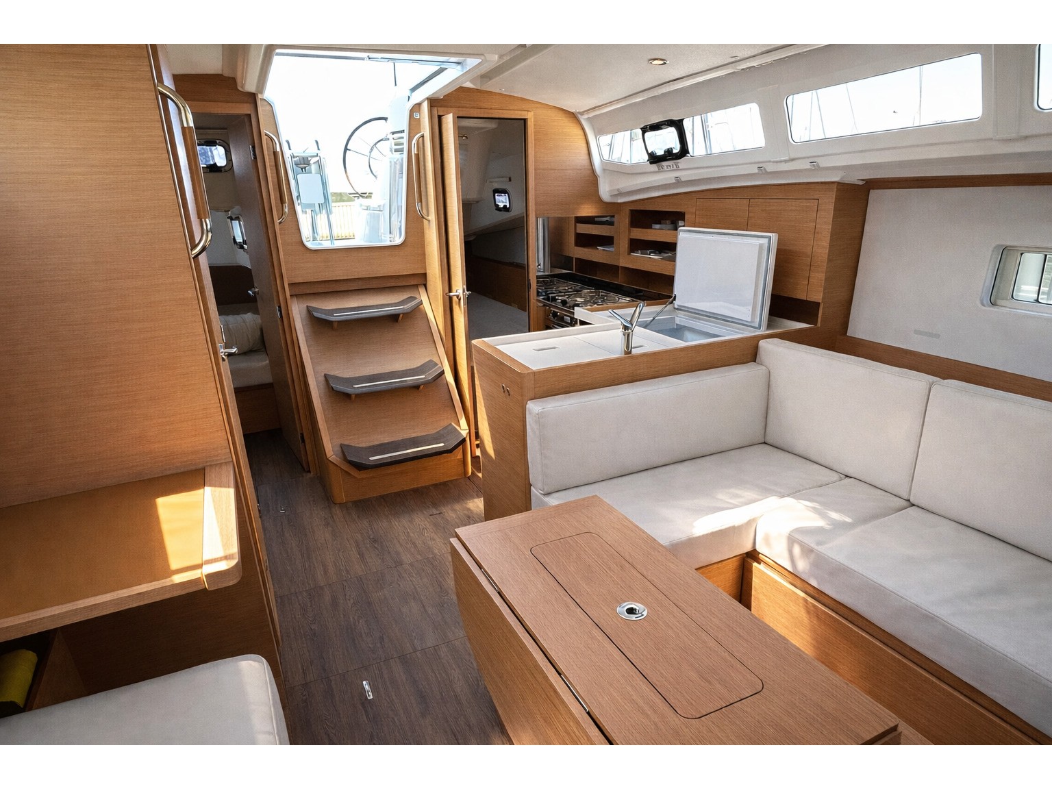 Sun Odyssey 380 — photo 2