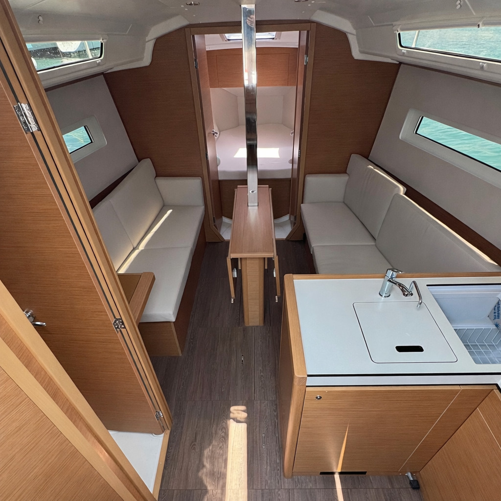 Sun Odyssey 380 — photo 6