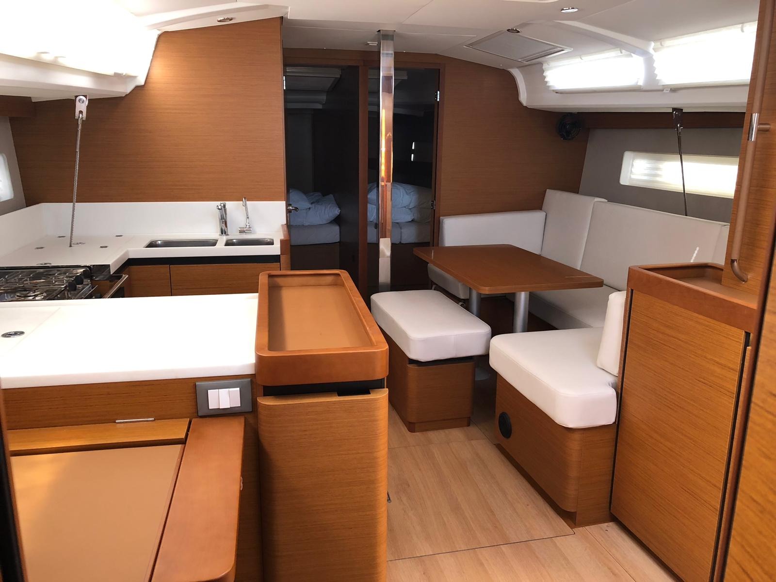 Sun Odyssey 440 — photo 6