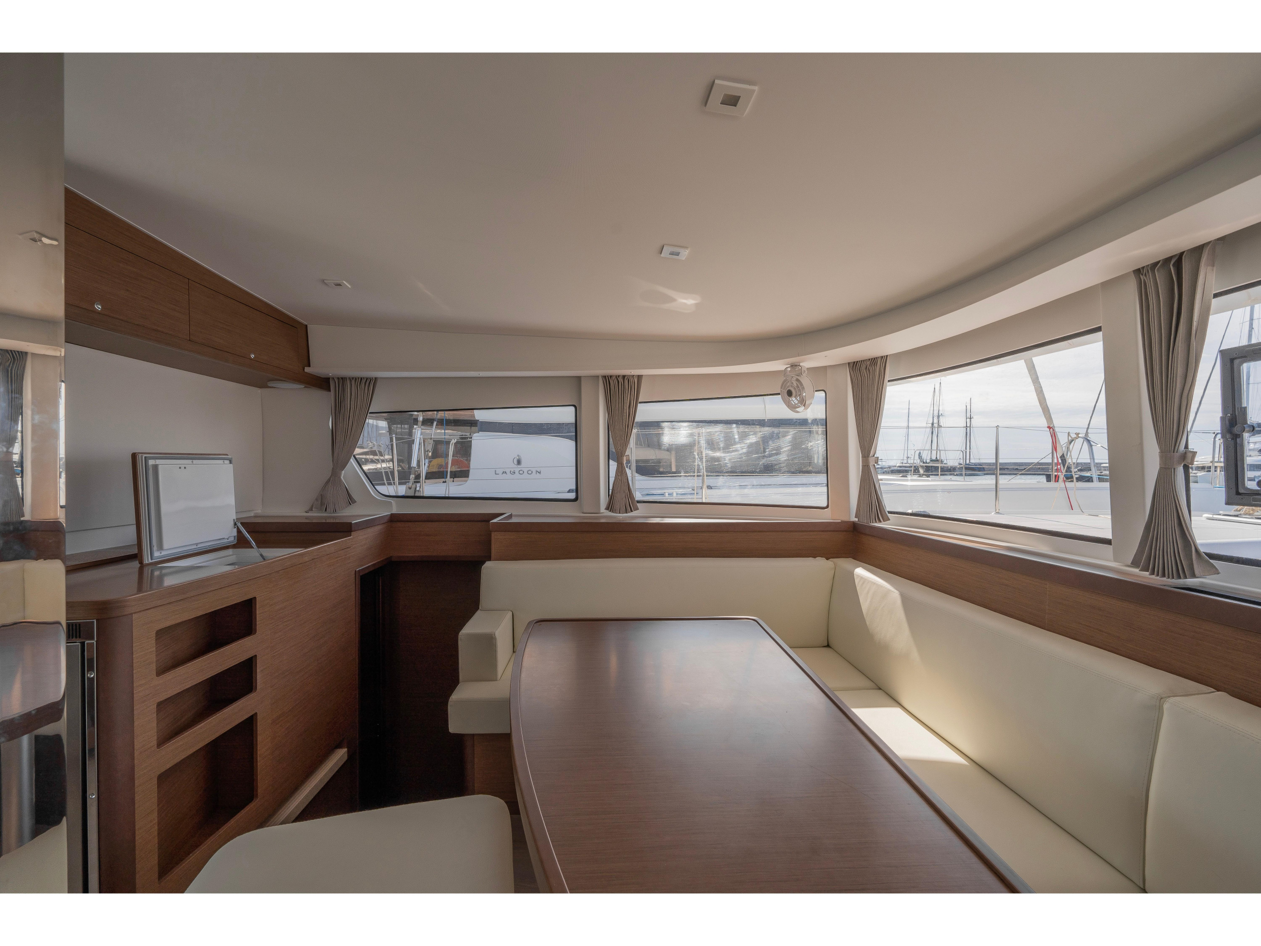 Lagoon 42 (4 dbl / 1 single ) — photo 10