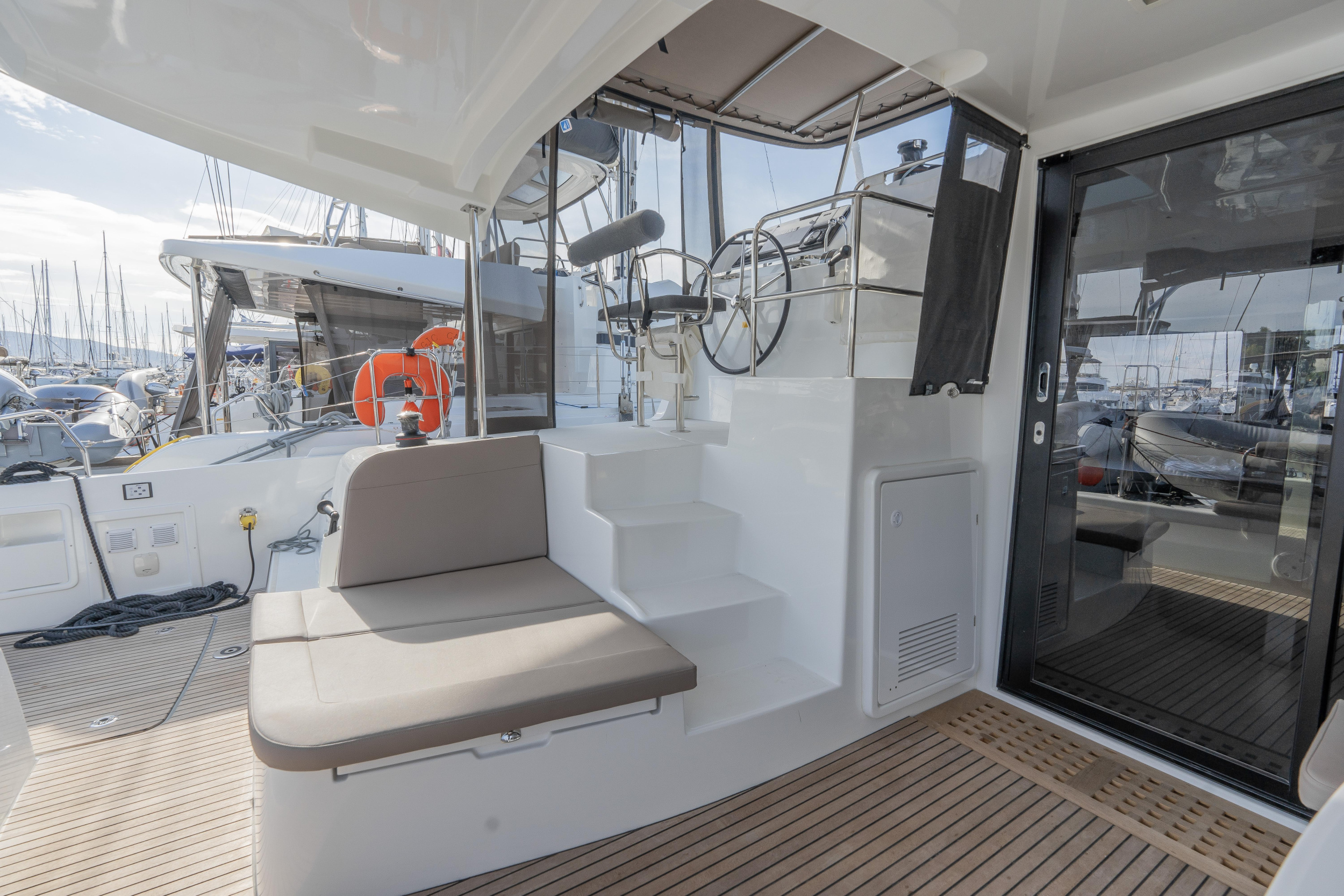 Lagoon 42 (4 dbl / 1 single ) — photo 25