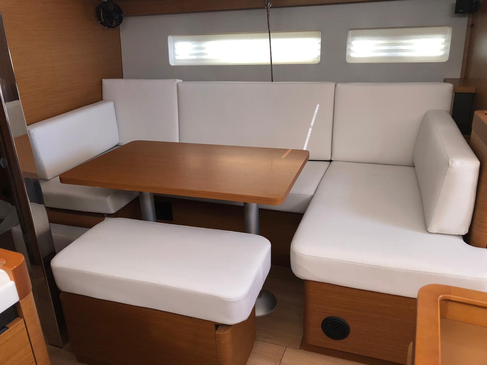 Sun Odyssey 440 — photo 8