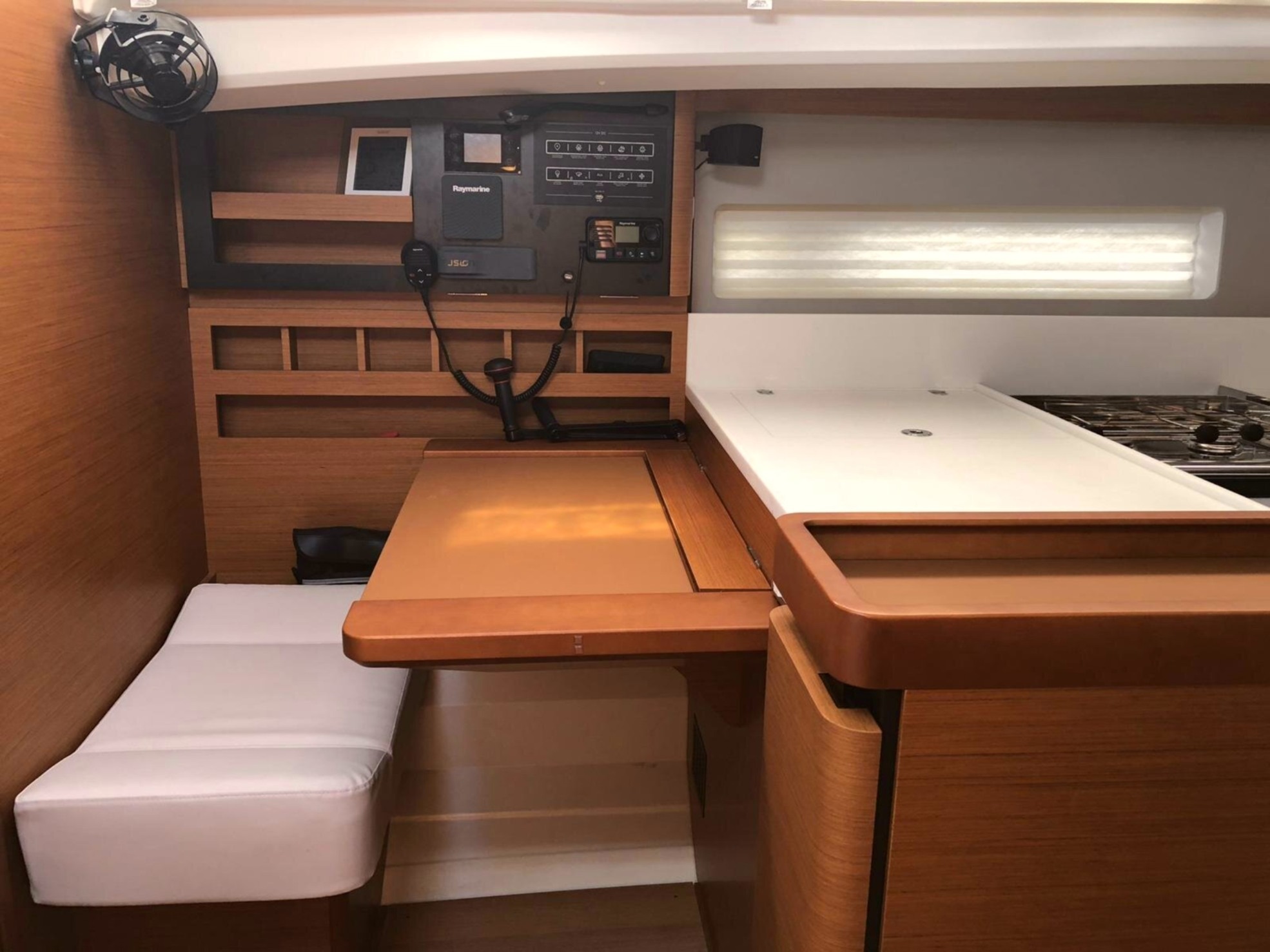 Sun Odyssey 440 — photo 7