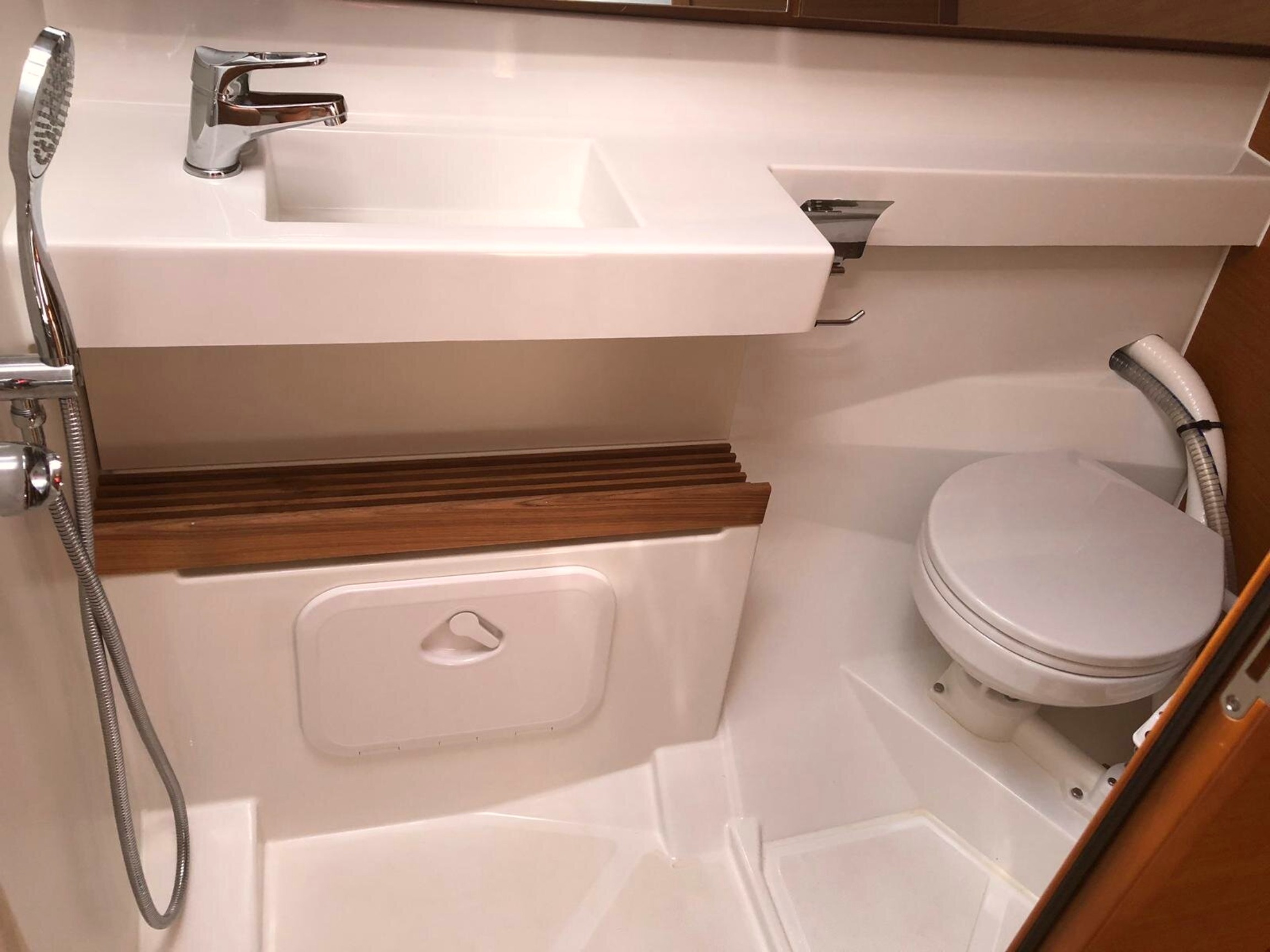 Sun Odyssey 440 — photo 2