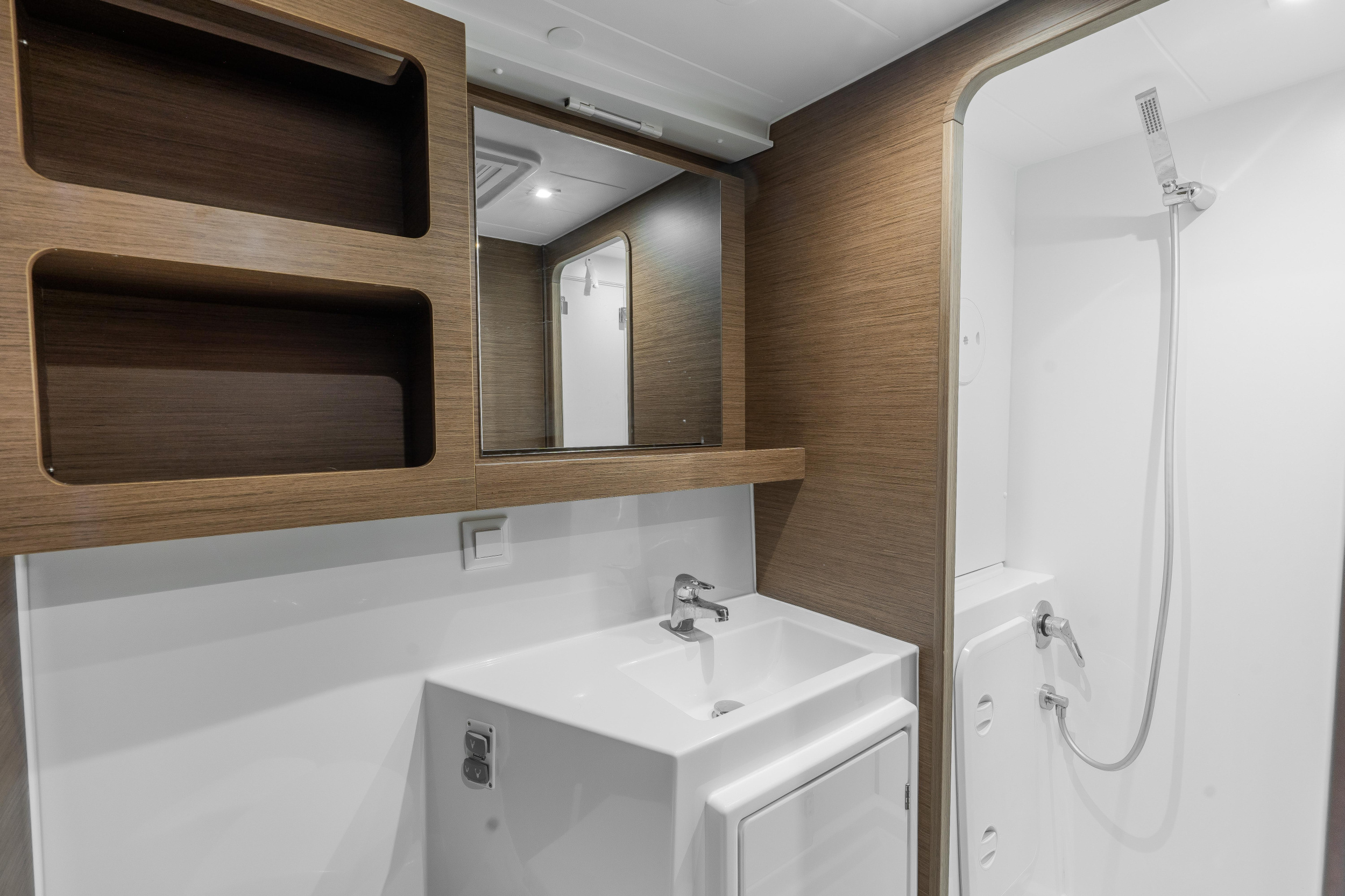 Lagoon 42 (4 dbl / 1 single ) — photo 19