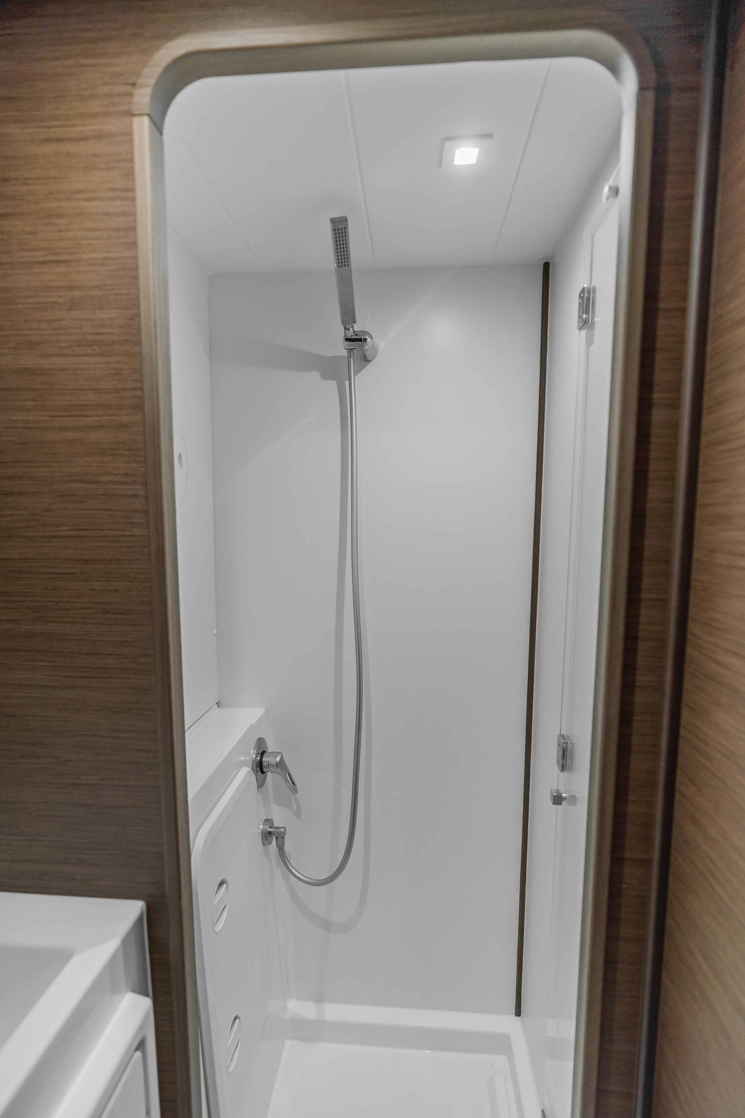 Lagoon 42 (4 dbl / 1 single ) — photo 15