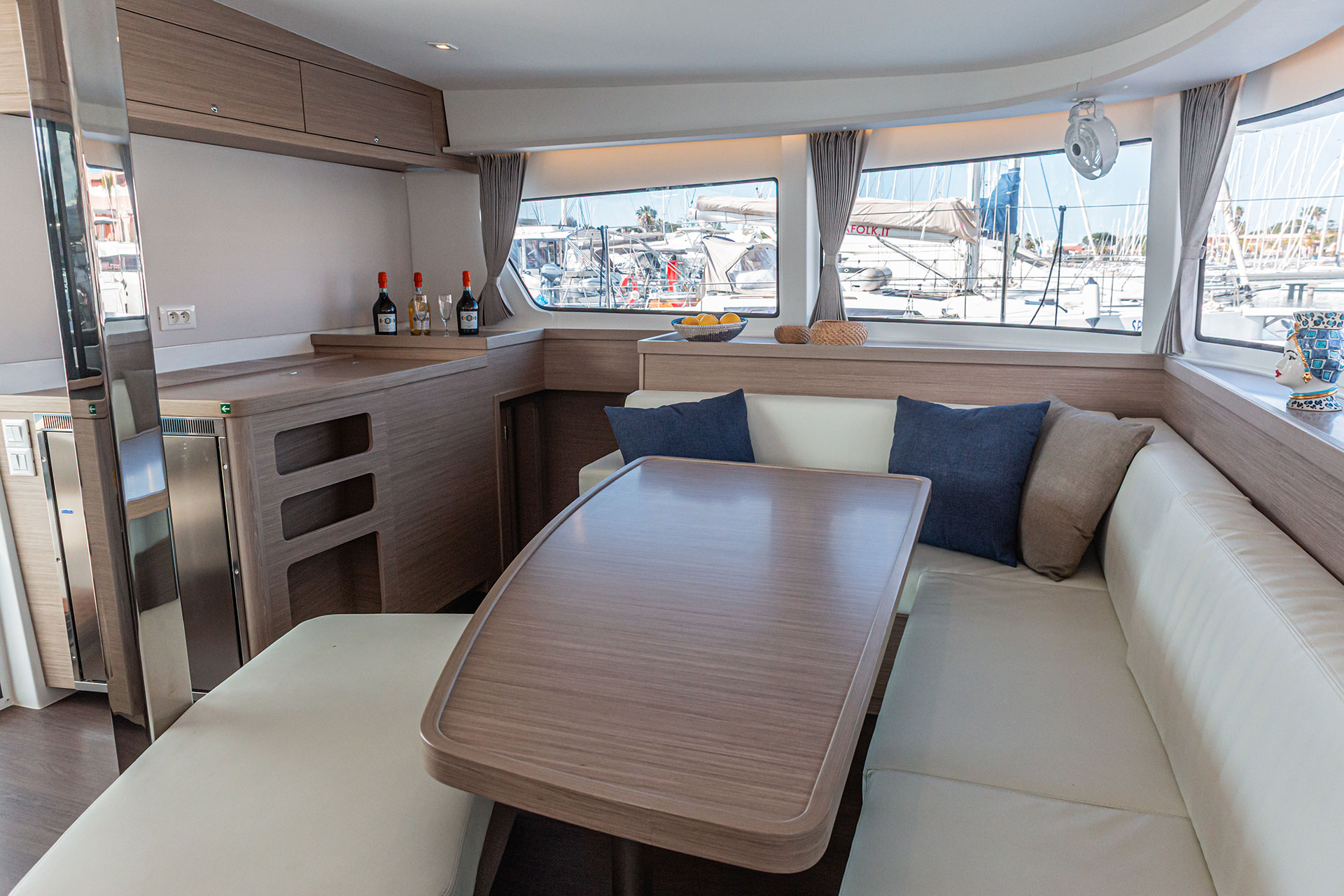 Lagoon 42 — photo 12