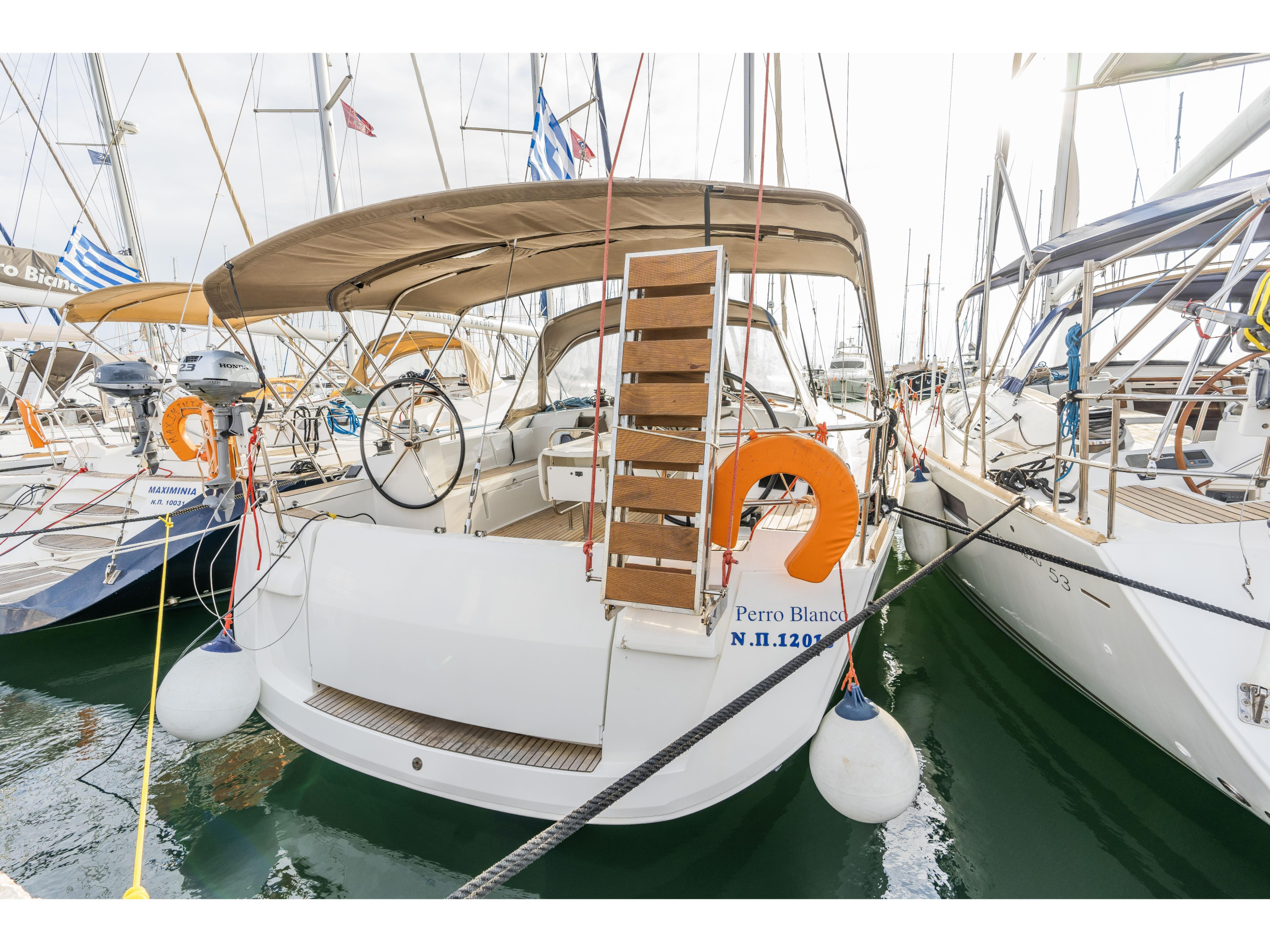 Sun Odyssey 519 - 5 cabs — photo 1