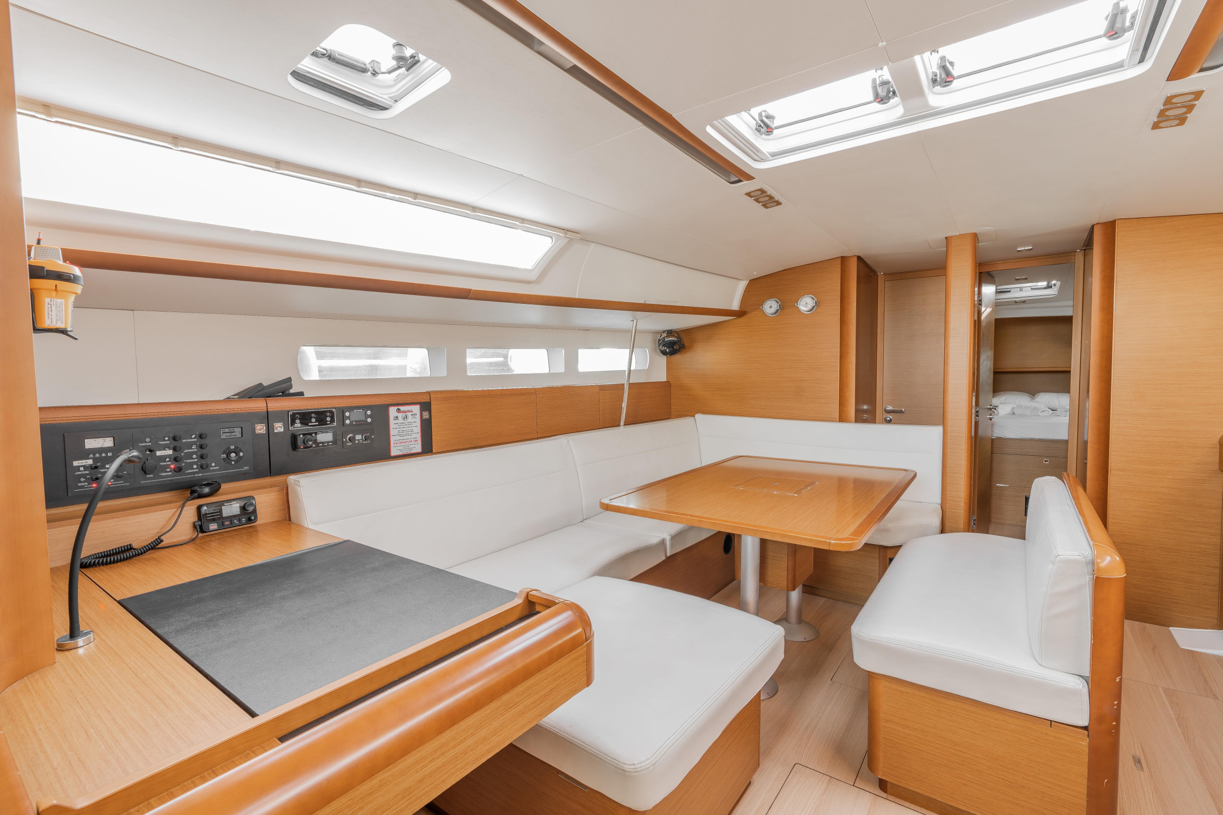 Sun Odyssey 519 - 5 cabs — photo 3