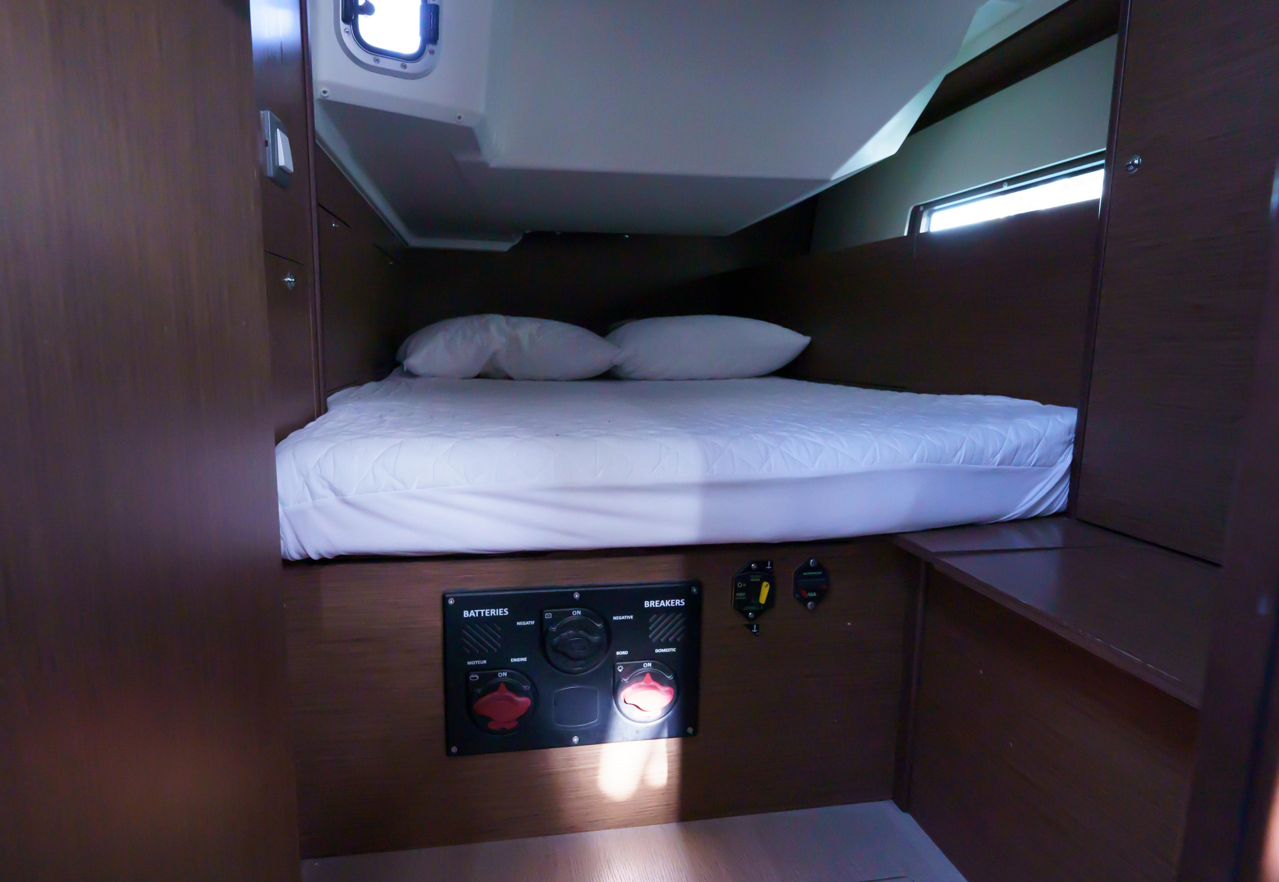 Oceanis 40.1 — photo 10