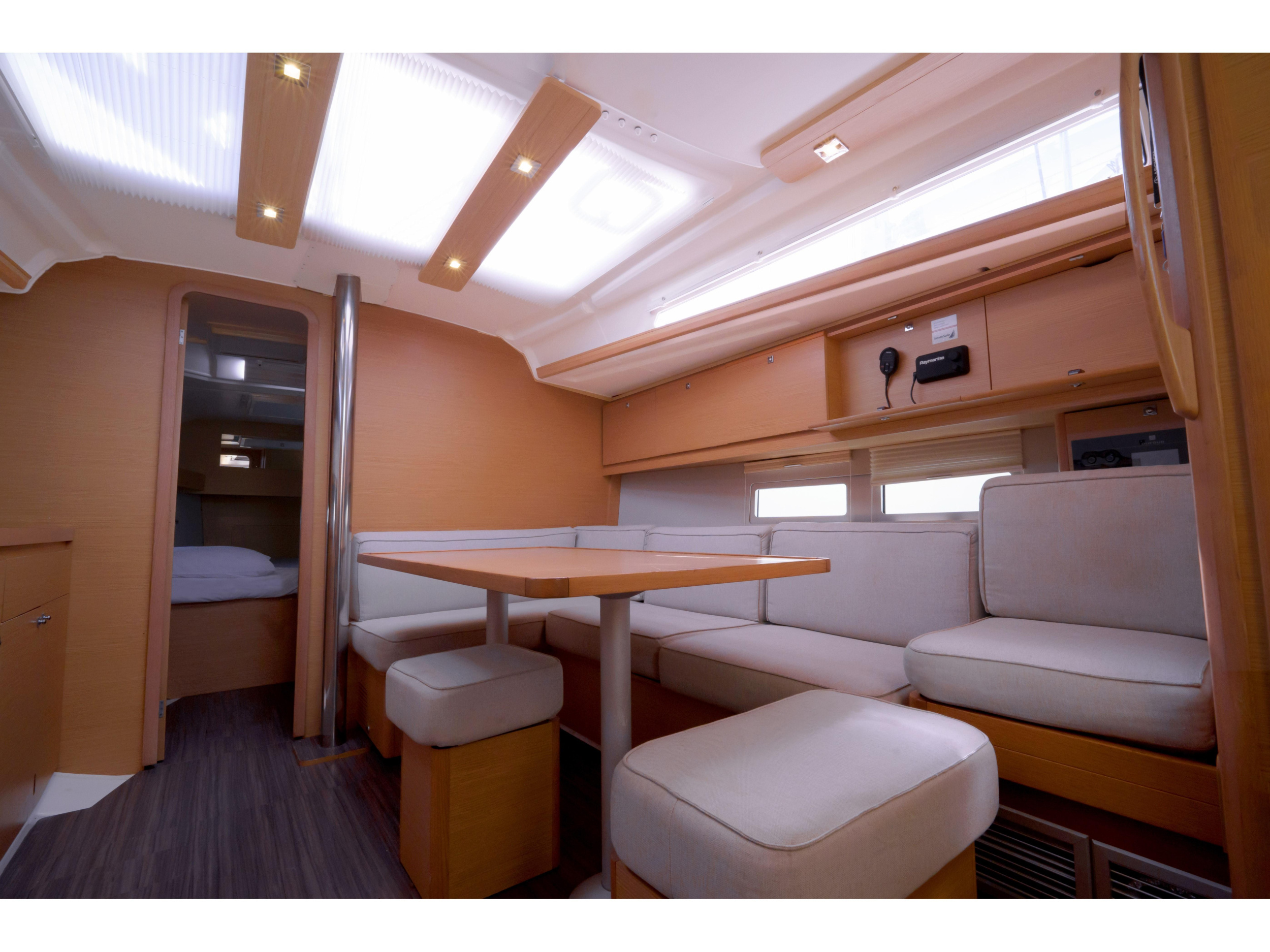 Dufour 390 — photo 14