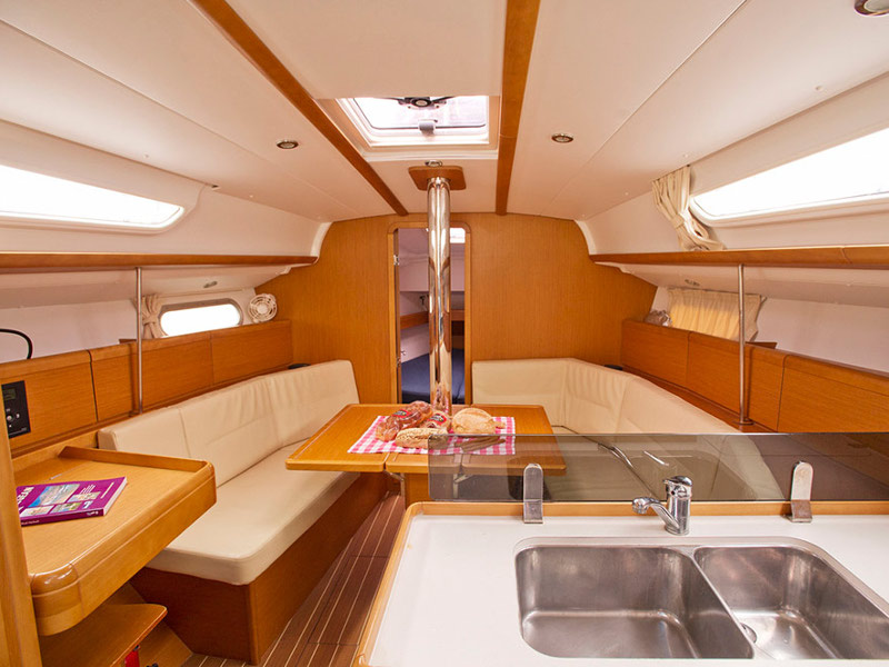 Sun Odyssey 36i — photo 3