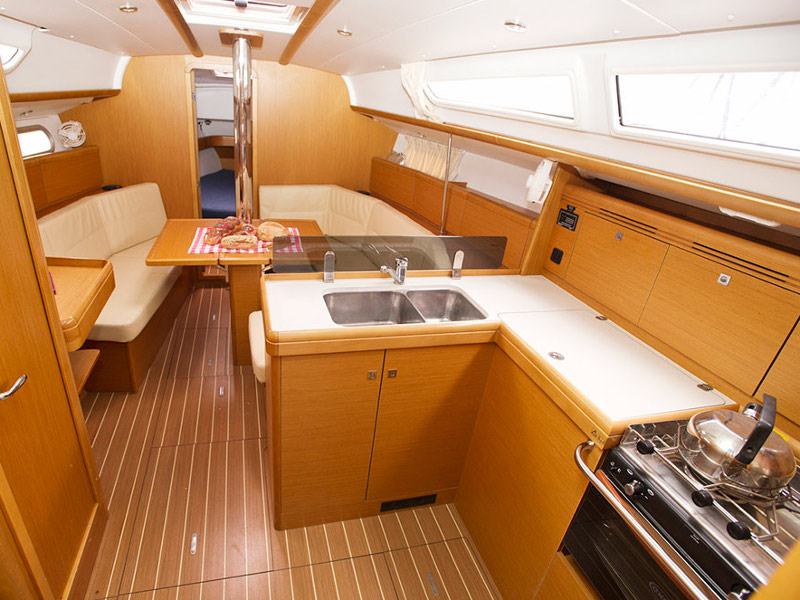 Sun Odyssey 36i — photo 5
