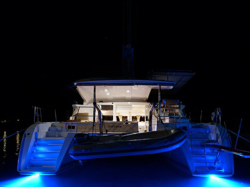Lagoon 421 — photo 14