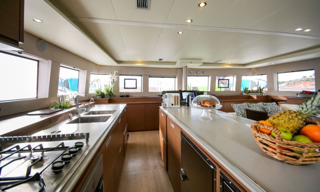 Lagoon 620 — photo 12