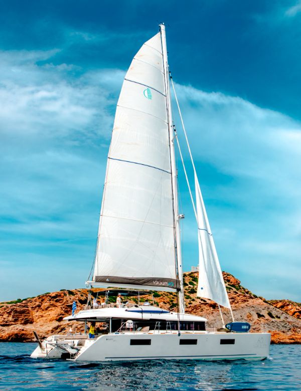 Lagoon 620 — photo 9