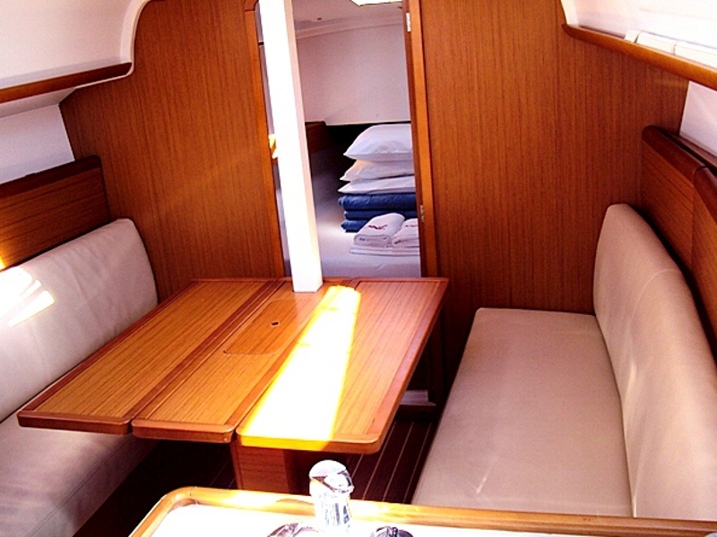 Sun Odyssey 30i — photo 10