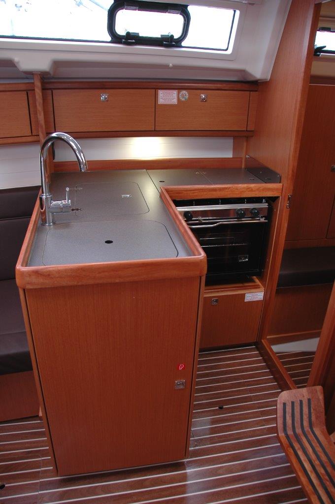 Bavaria Cruiser 33 — photo 6