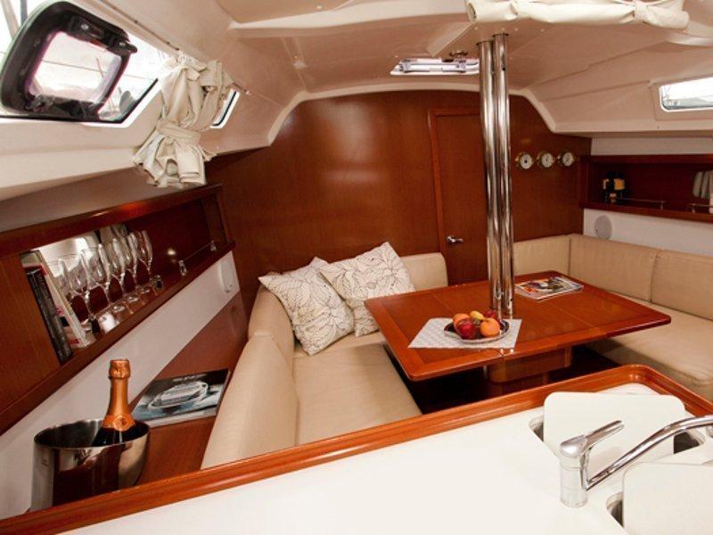 OCEANIS 34 (2CAB) — photo 344