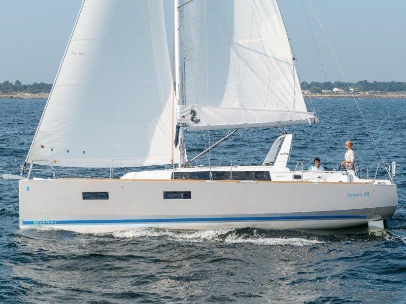 Photo #1 - OCEANIS 38 1 2024 (LES INTOUCHABLES) en CROUESTY - 27072