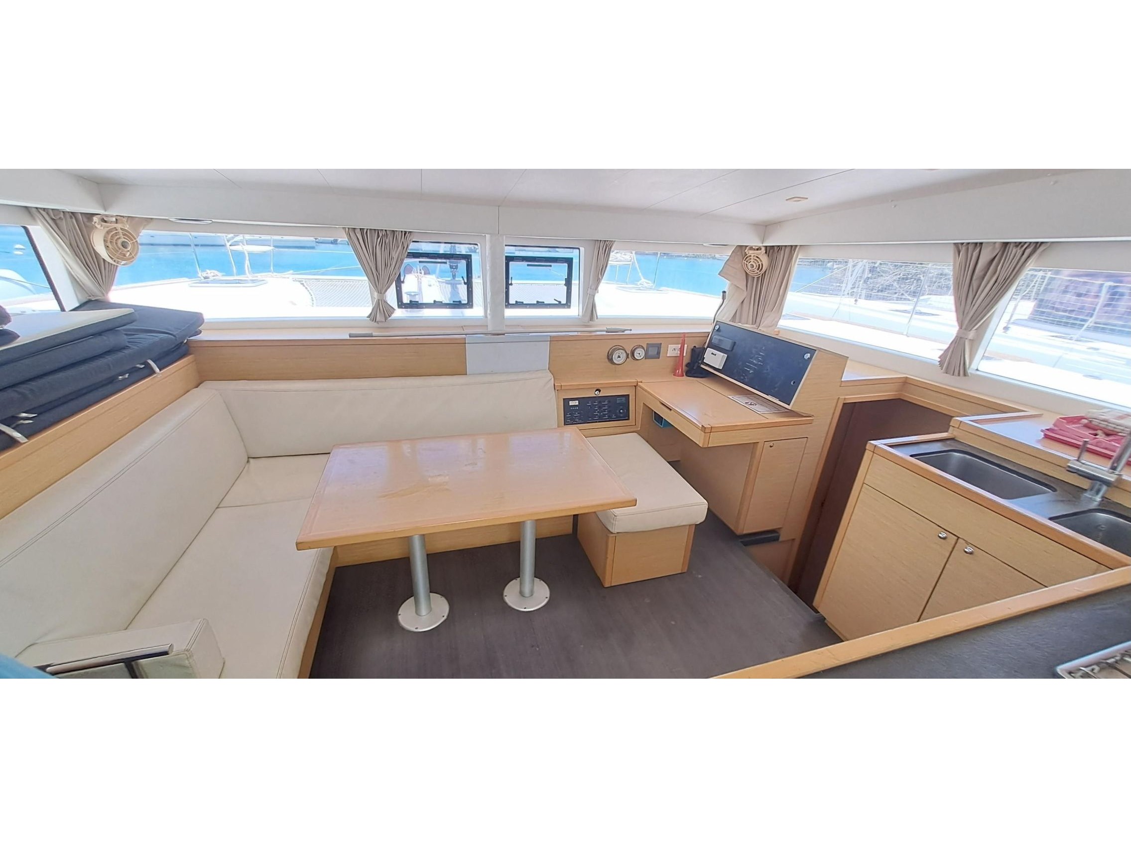 Lagoon 400 S2 — photo 14