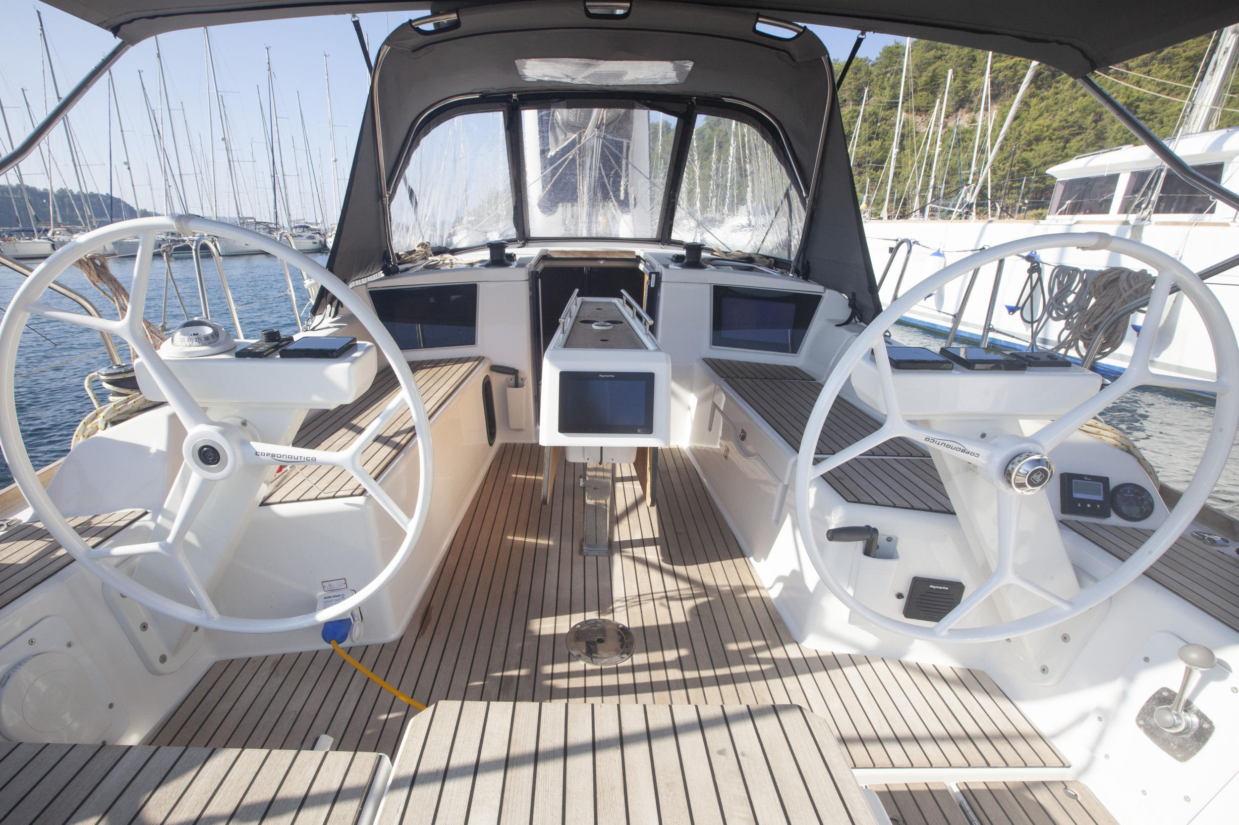 Dufour 360 GL — photo 12
