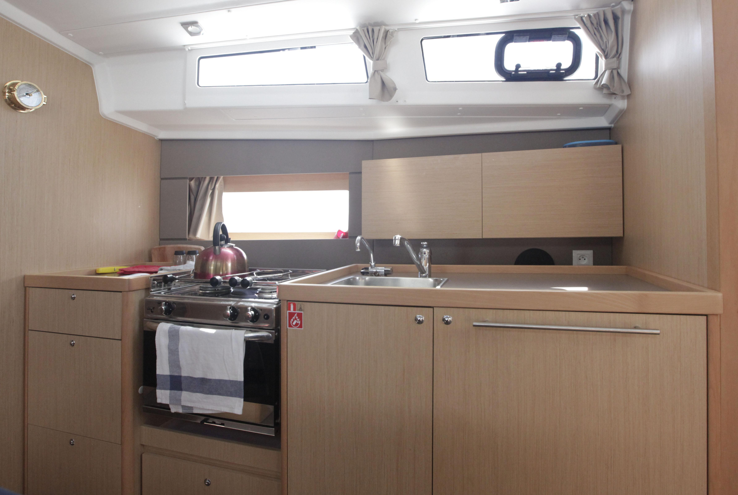 Oceanis 38.1 — photo 15
