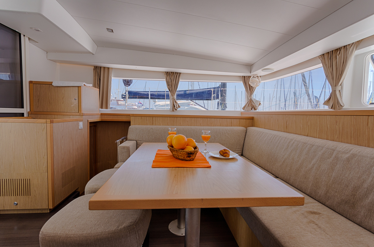Lagoon 400 S2 — photo 6