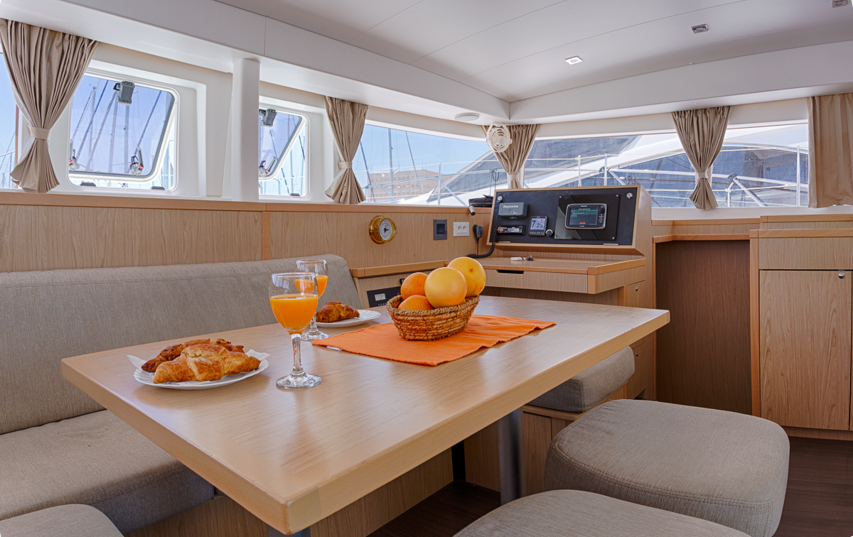 Lagoon 400 S2 — photo 13