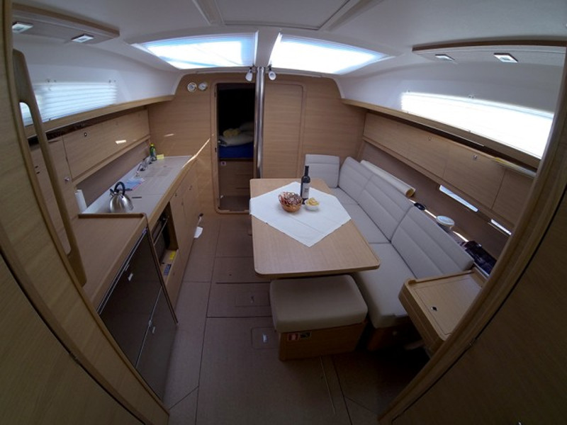 Dufour 382 GL — photo 10