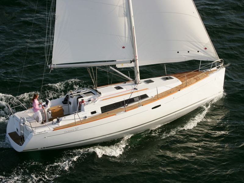 Oceanis 37 — photo 1