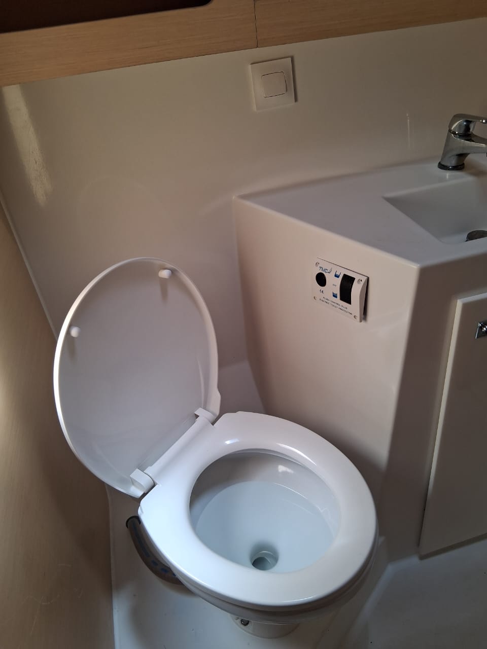 Lagoon 42 — photo 20
