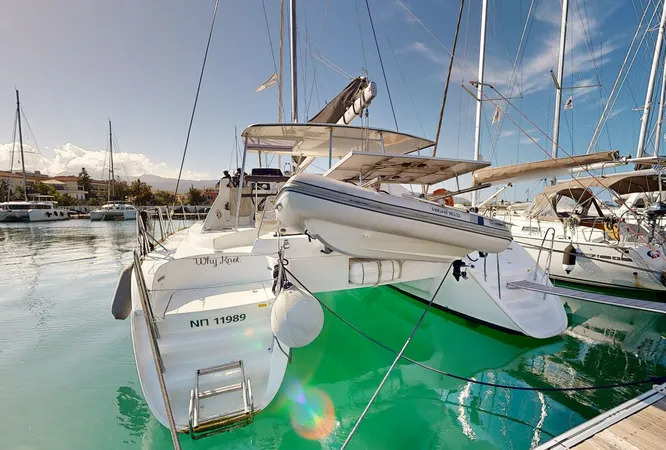Lagoon 380 — photo 5