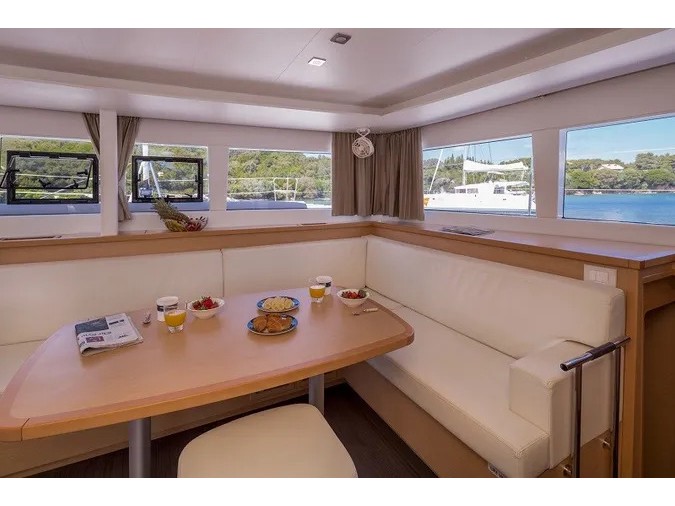 Lagoon 450 Fly — photo 9