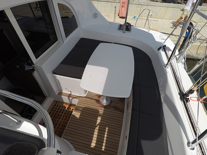 Lagoon 380 — photo 15