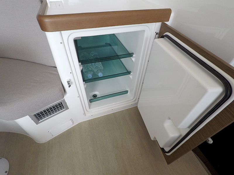 Lagoon 380 — photo 21