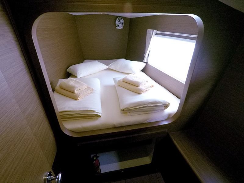 Lagoon 380 — photo 11
