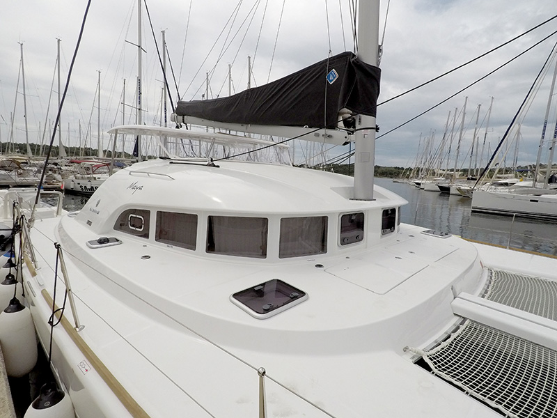 Lagoon 380 — photo 12